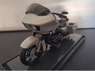 Harley-Davidson CVO Road Glide 2018 Grijs Schaal 1:18