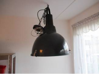 Hanglamp voor boven de eettafel.